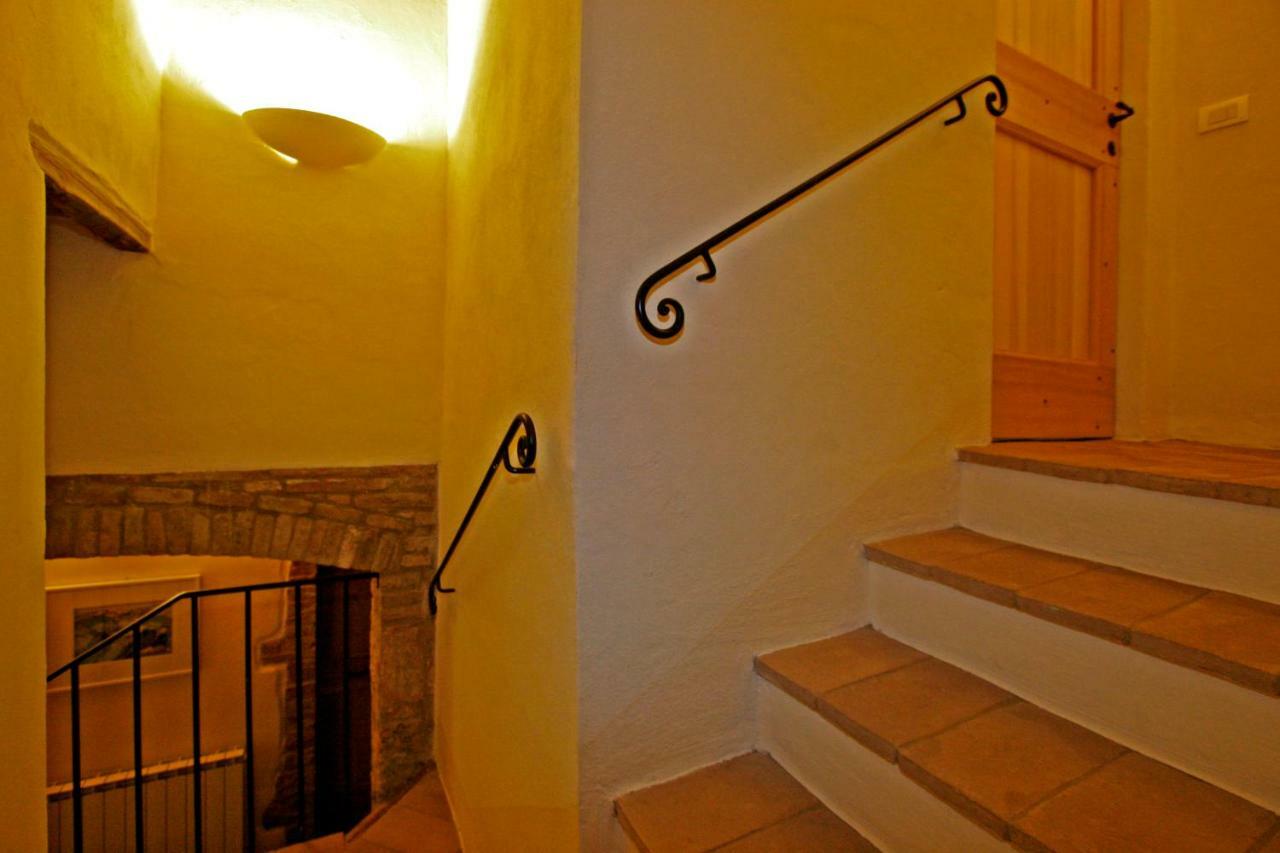 La Locanda Del Vino Nobile B&B Монтепульчано Экстерьер фото