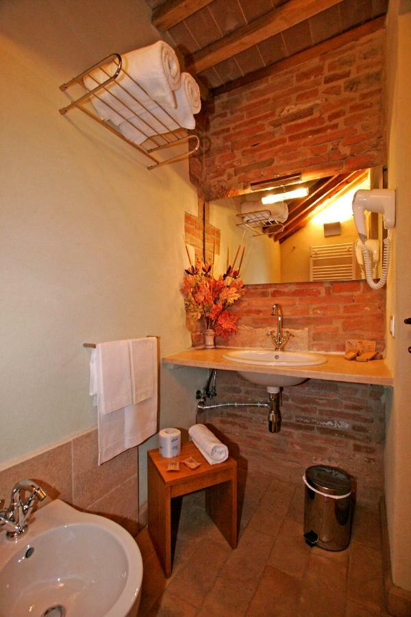 La Locanda Del Vino Nobile B&B Монтепульчано Экстерьер фото